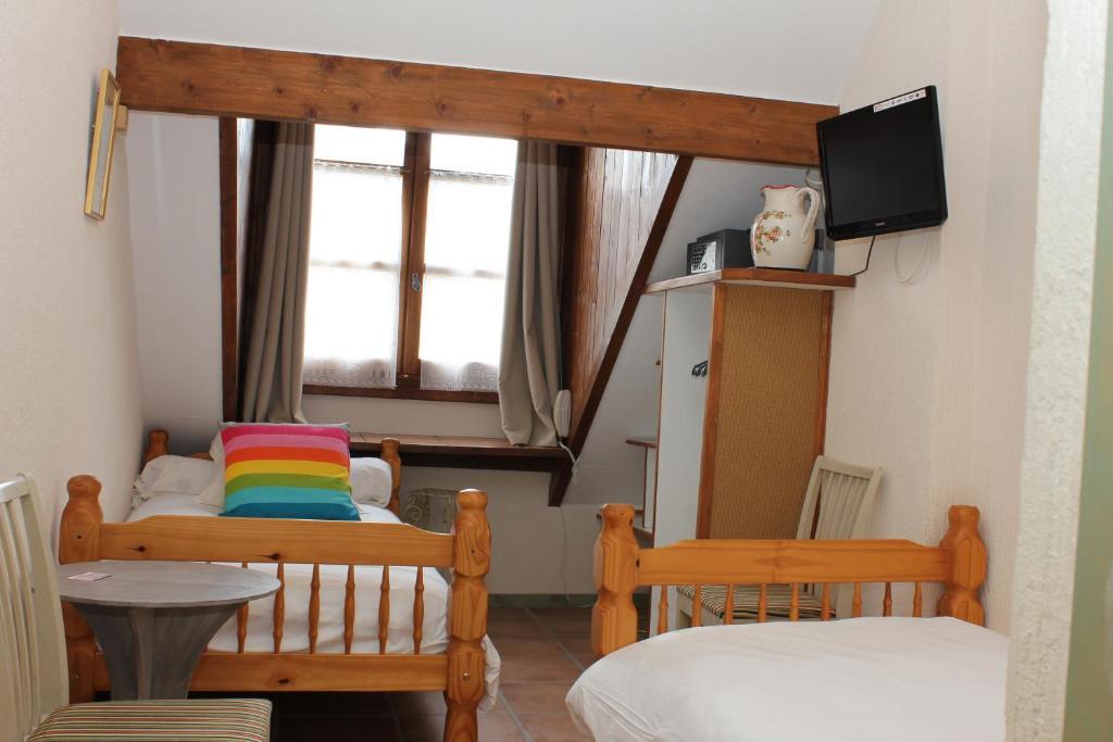 Auberge De L'Echauguette Mont-Dauphin Kamer foto